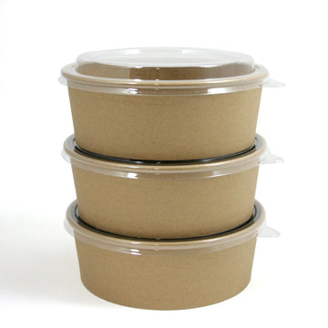 Ciotole di carta color avana con coperchio di plastica, impilate